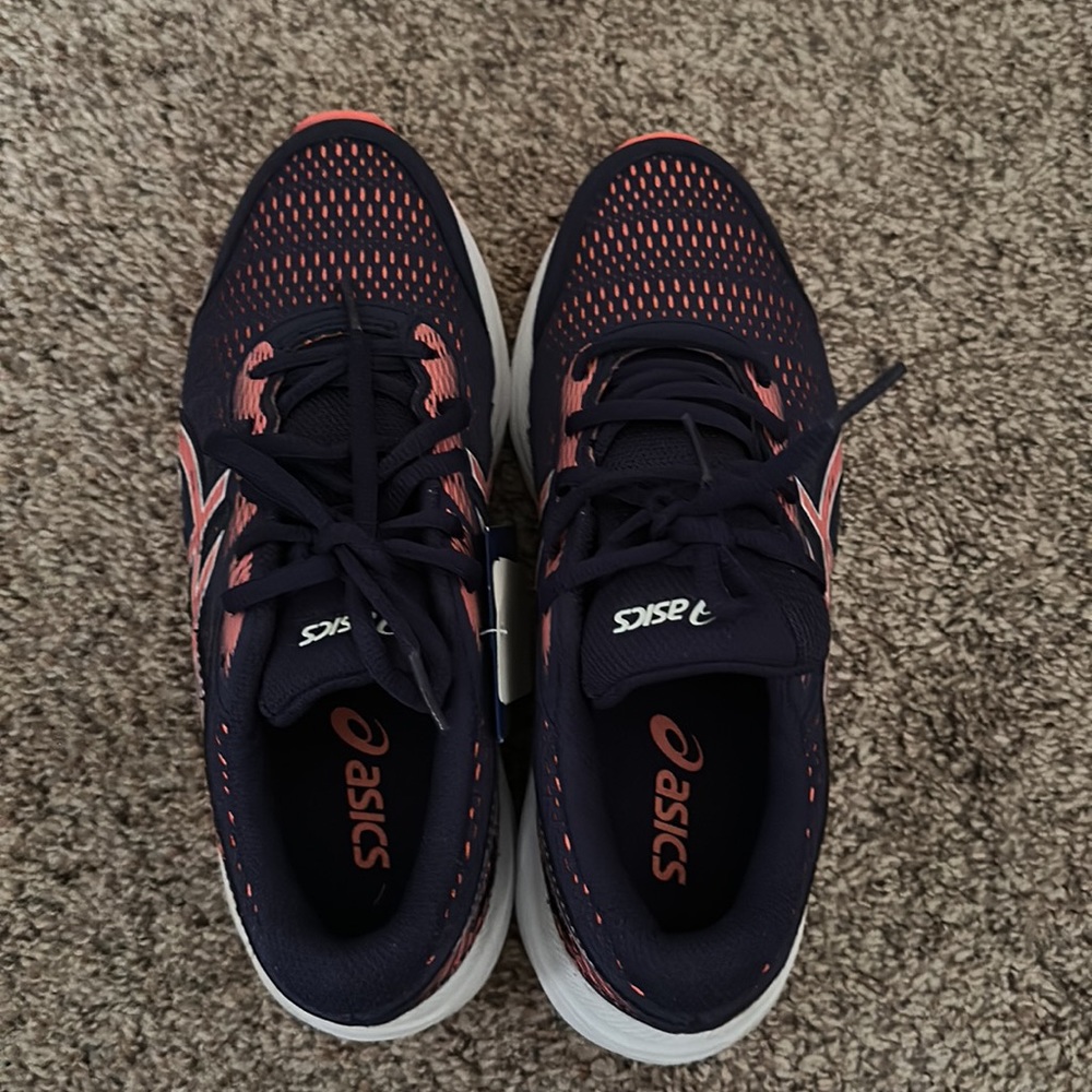 ASICS Shoes - Picture 2 of 5